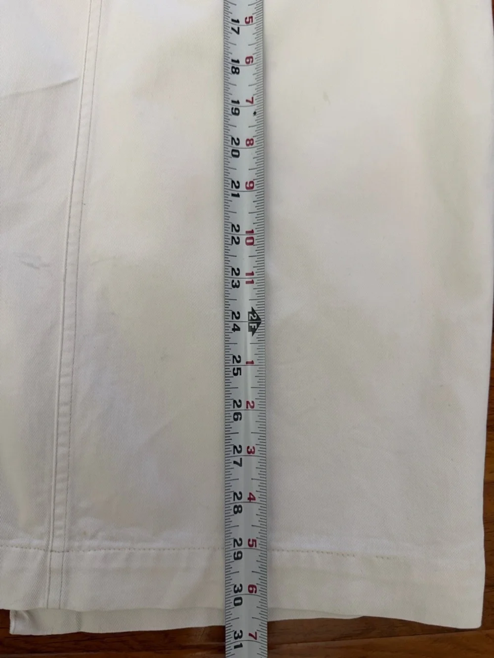 Vintage Women's off-white Midi Skirt - Classic Pleated Front